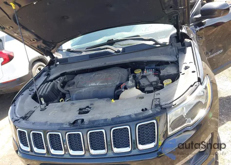 2018 Jeep Compass Latitude 4X4 из США, поврежденный, VIN 3C4NJDBB3JT254458